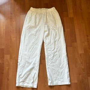 Brand new Brandy Melville sweat pants in color white!